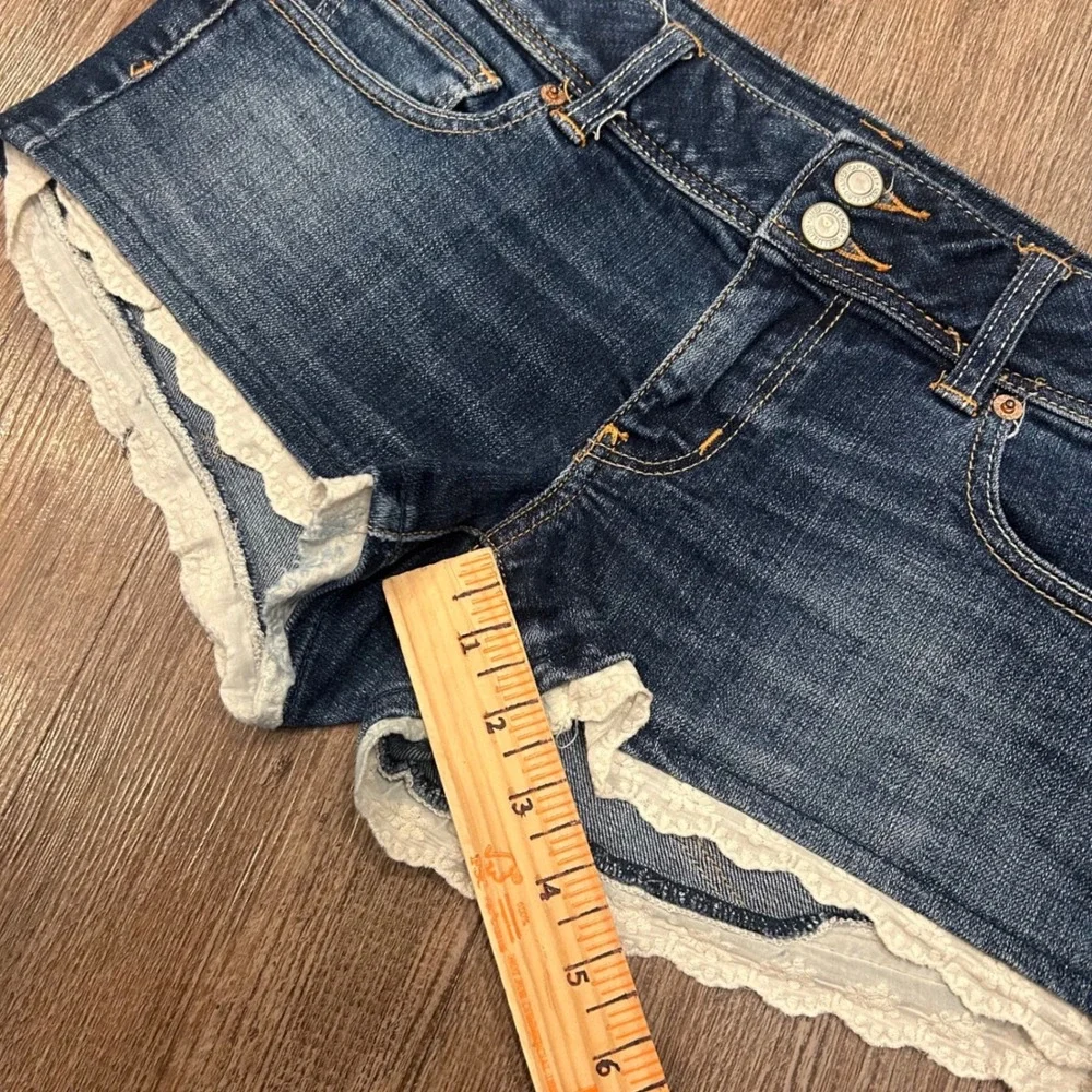 American Eagle Women Size 8 Dark Wash‎ Lace Trim Denim Jean Shorts Low Rise Y2K
